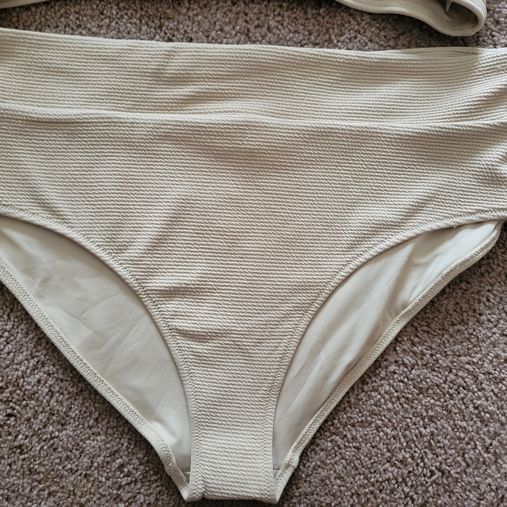 Beige Ribbed Two-Piece Set Bikini - Picture 3 of 7